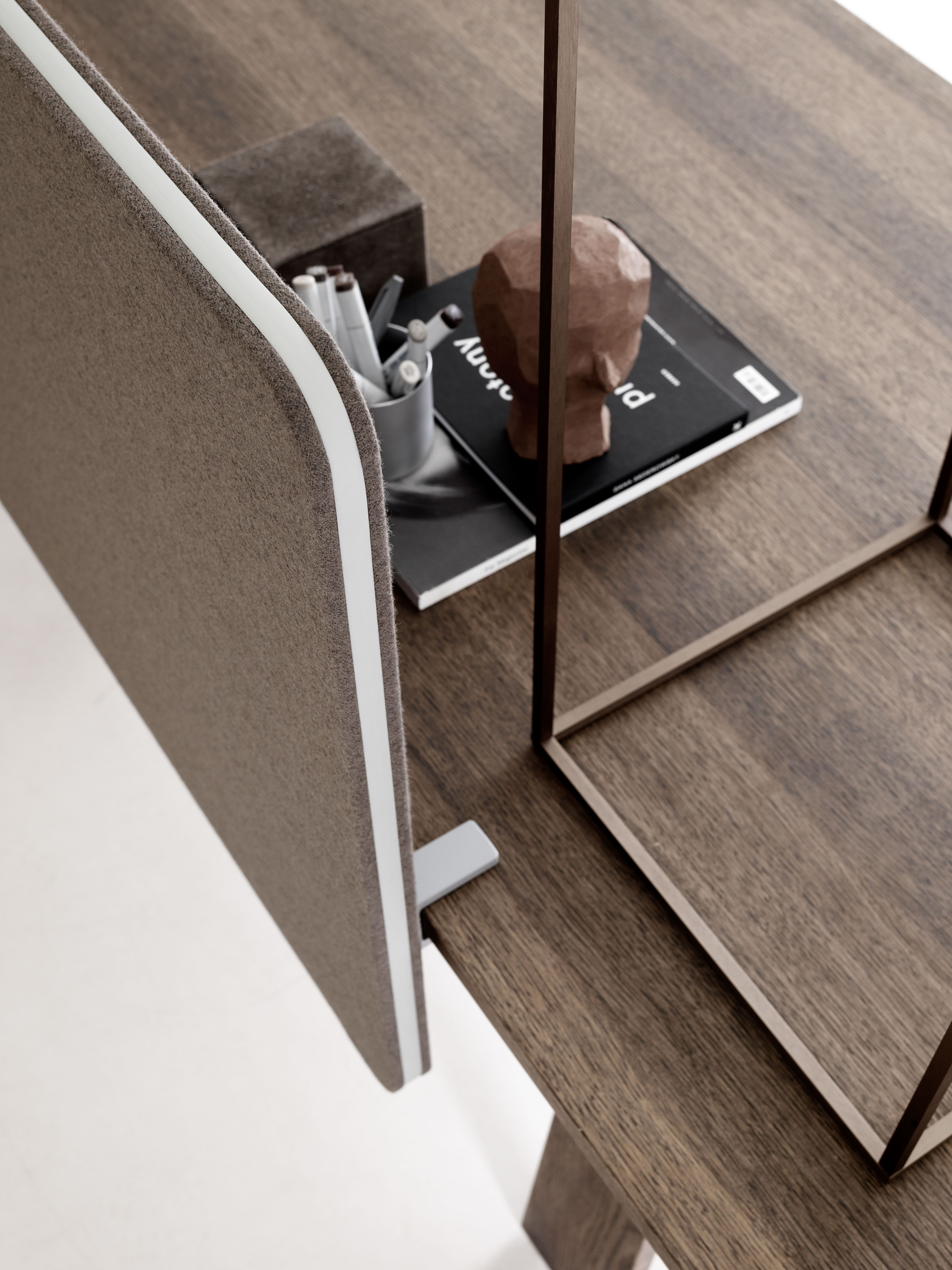 Edge Table Screen-media-4